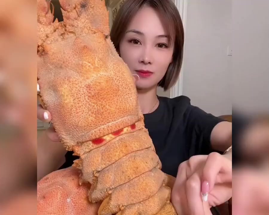 “三斤犀牛虾大揭秘:王晶不在,谁才是真的美食家?”