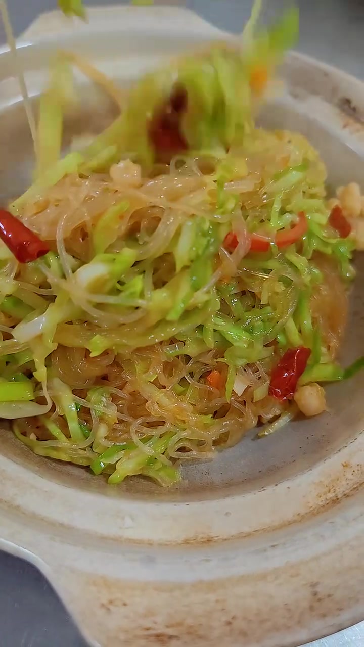 海味小炒 主料 虾仁 扇贝肉 甘蓝 粉丝 大厨专属小炒烧汁