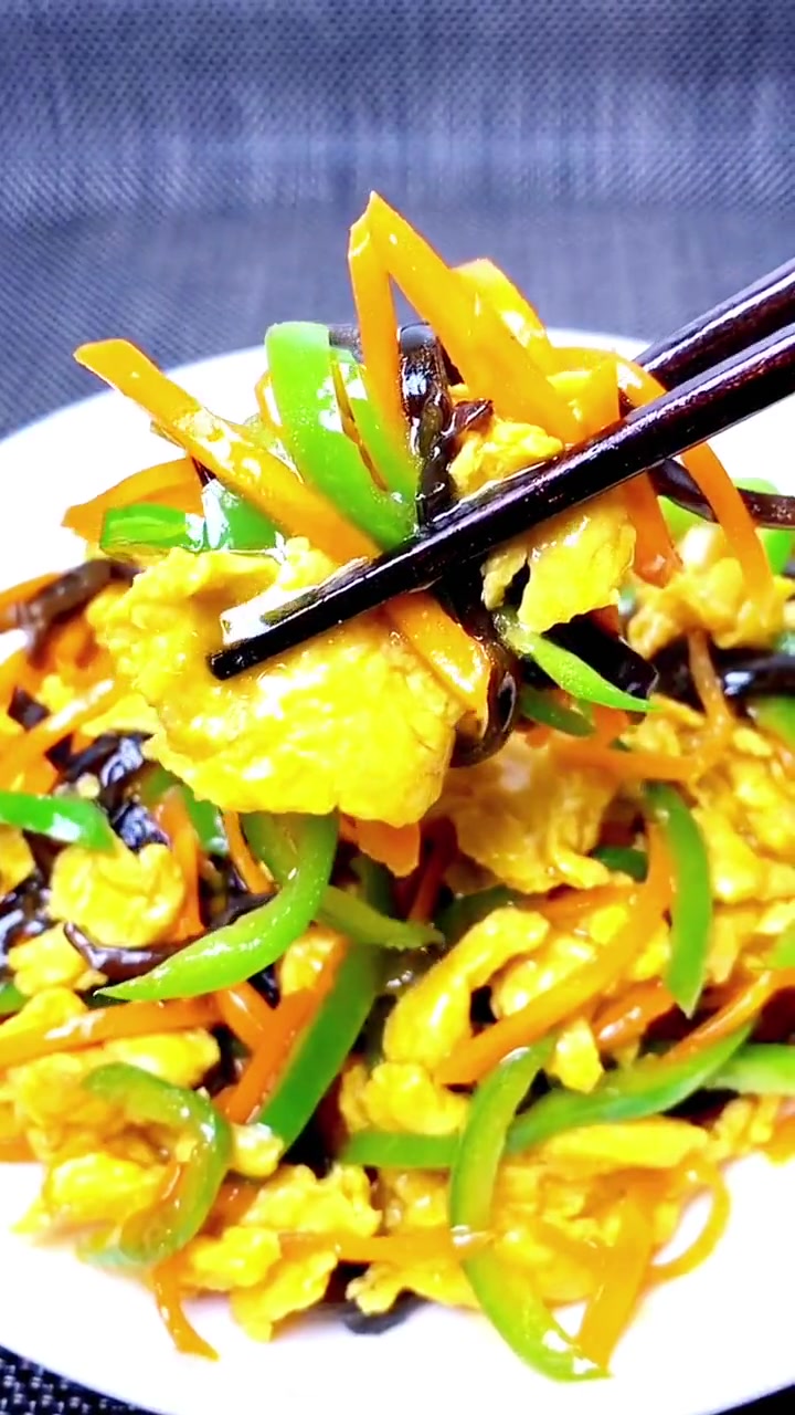 家里经常做饭的,太太乐鸡精是必备的厨房调味品,大品牌可以放心吃,可以多囤 太太乐鸡精 家常