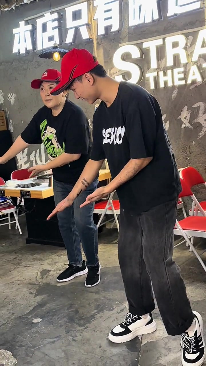 文前街肥肠鸡肥肠鱼 吃铜锅涮肉三四个人才148吃三种肉十几个配菜 艾特你的饭搭子请你吃 铜