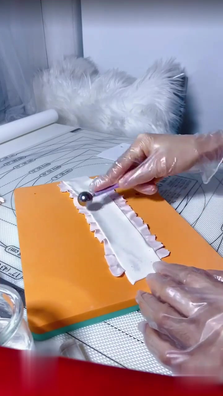 洛丽塔风格蛋糕蝴蝶结制作过程