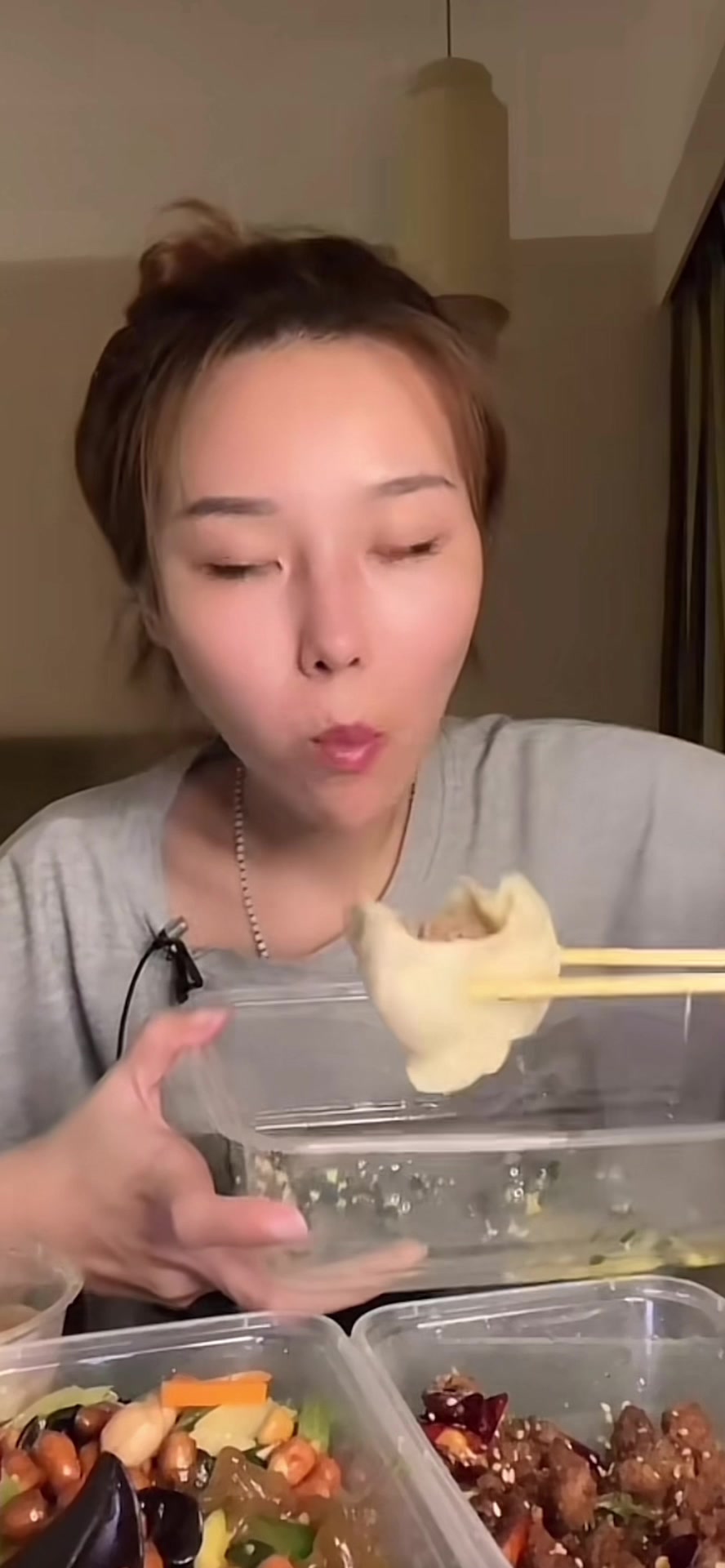 韭菜鸡蛋大蒸饺孜然羊肉凉拌菜