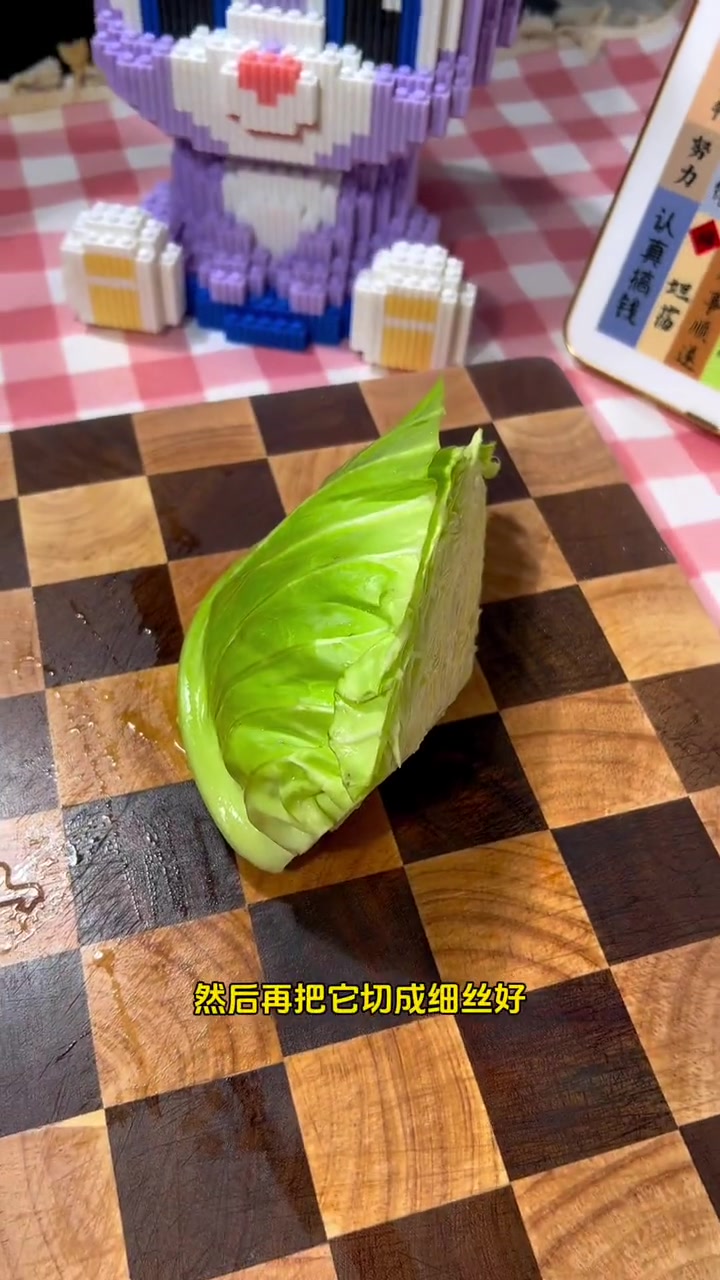 真的包菜这么吃太香了,最最主要就是一定要放味精,那是灵魂!包菜的做法 真是清脆爽口又开胃 