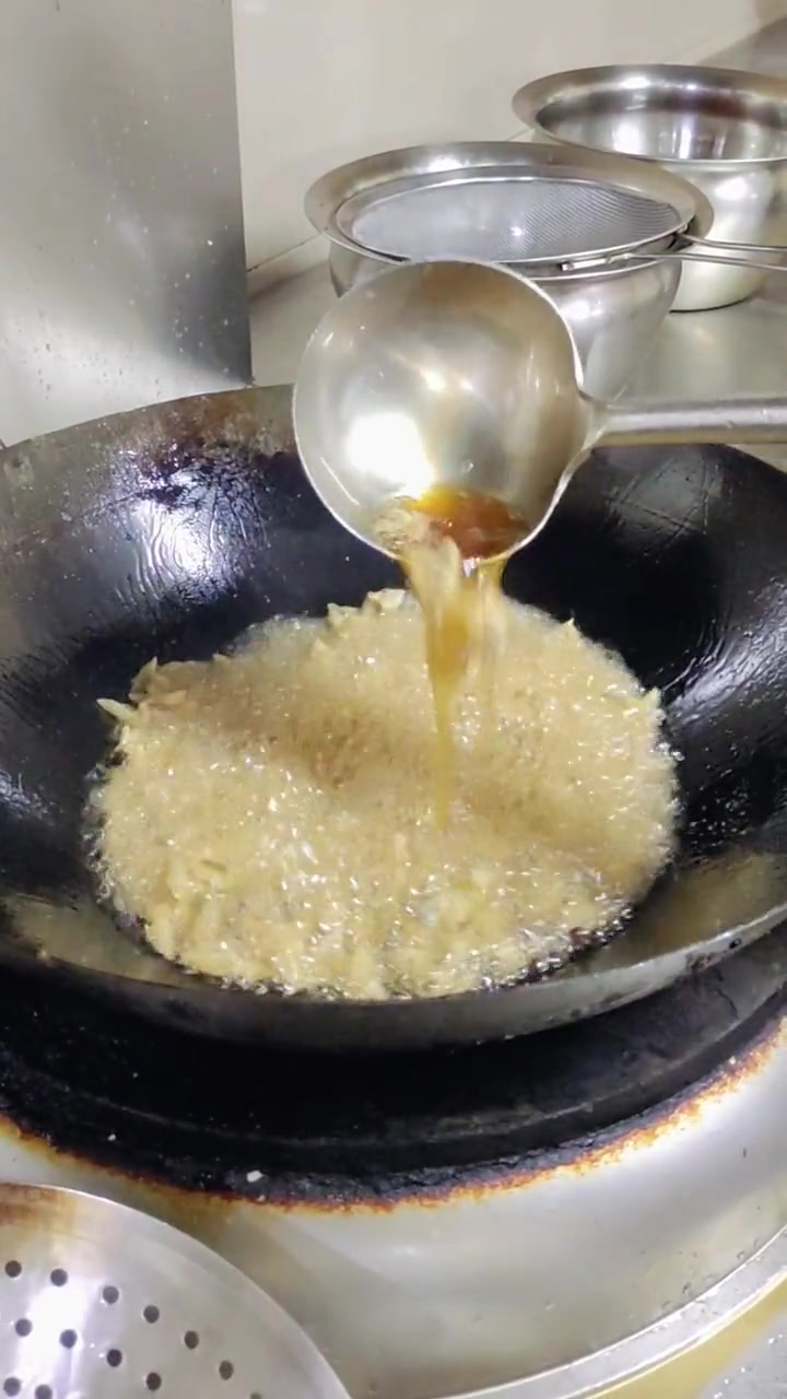 青竹鱼做鱼生,鱼骨鱼鳞做椒盐,配上公文包稳了。美食制作分享 青竹鱼 鱼生 地方特色美食 美