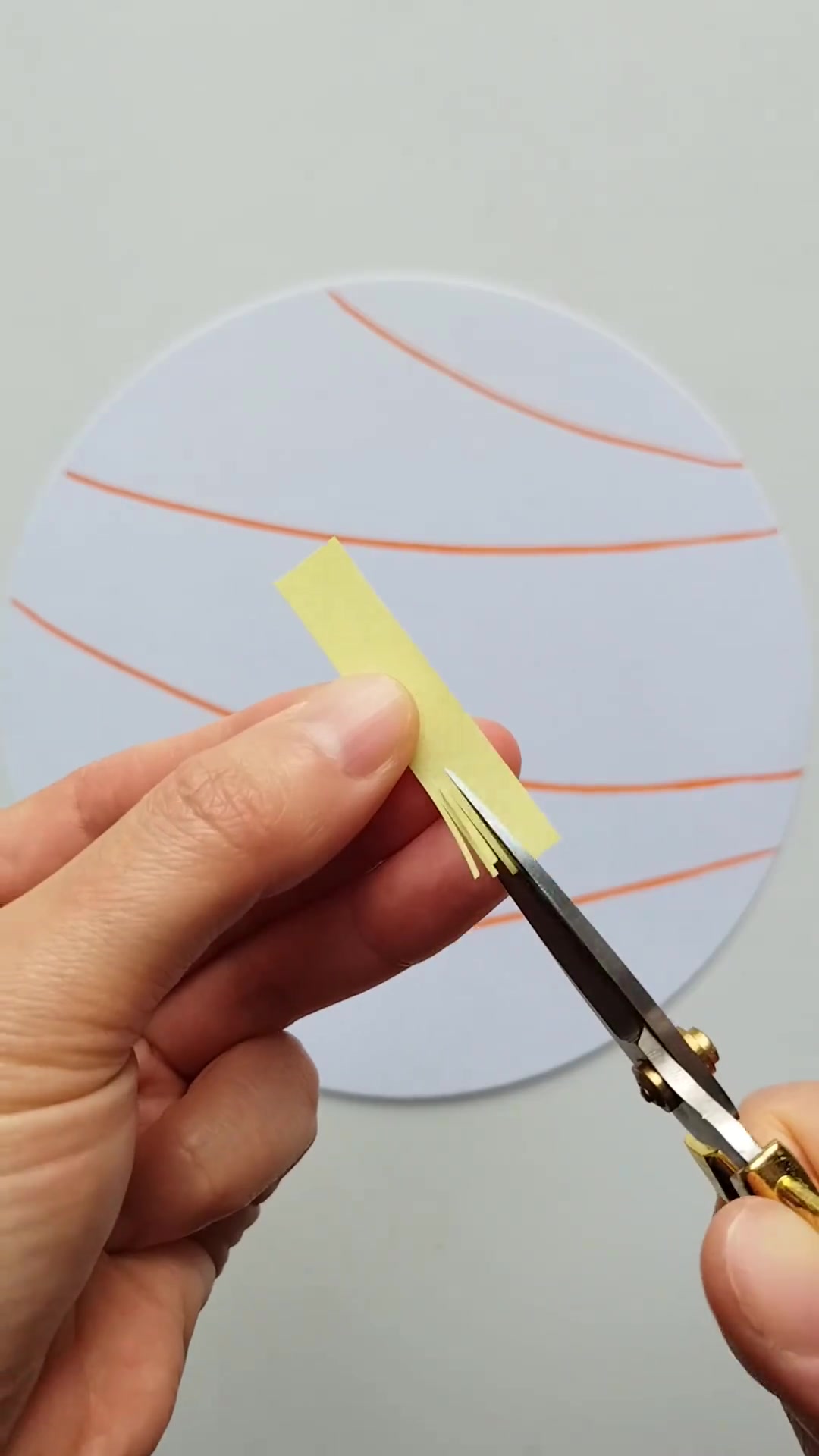 用快递纸箱的特殊纹理来做新年手工贴画,小小的灯笼太可爱了,快来试试吧!新年手工 新年手工灯