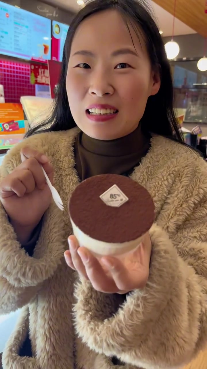 85度C提拉米苏只要个位数太划算了,视频左下角赶快团