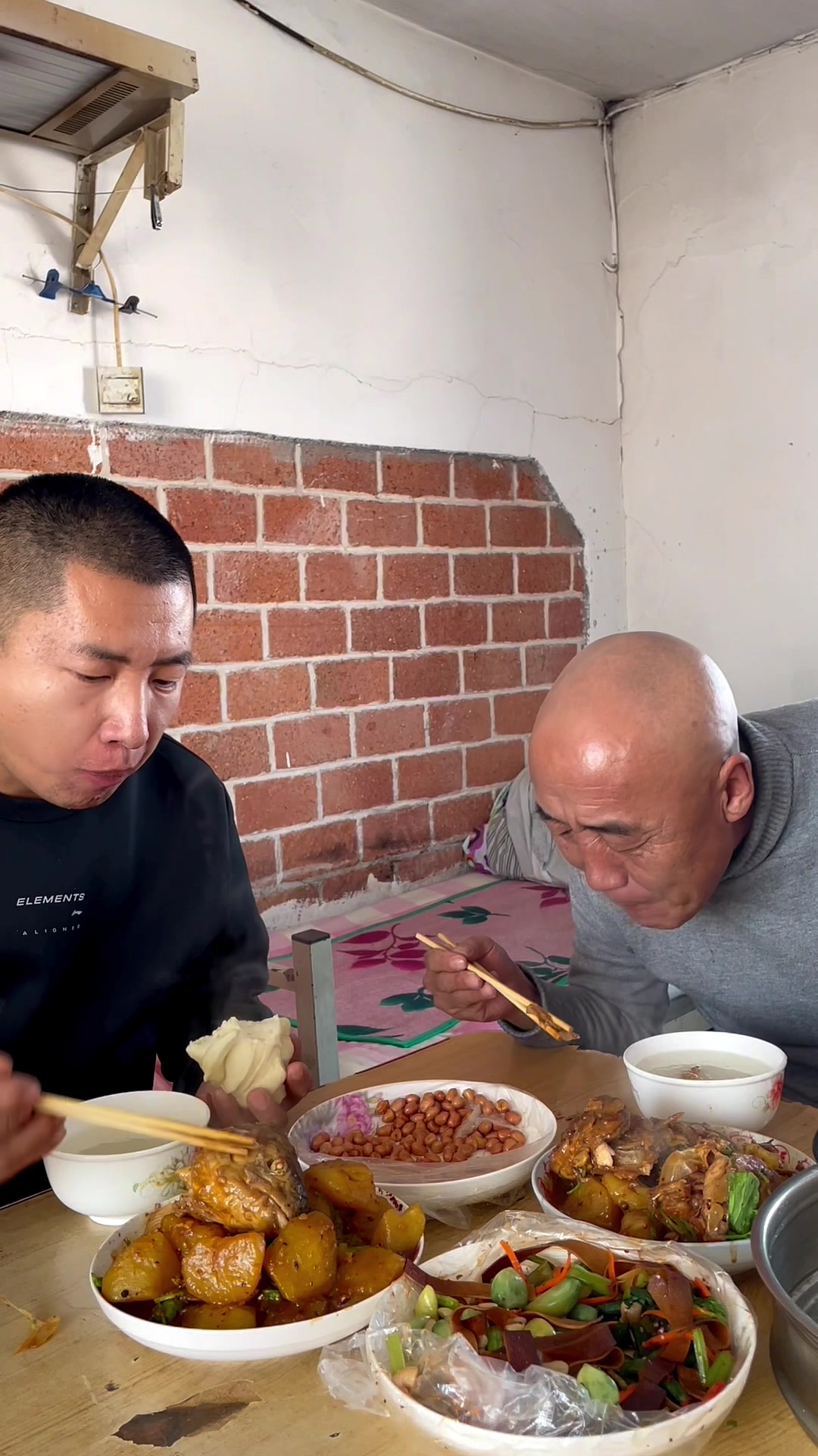 三文鱼头炖土豆真香
