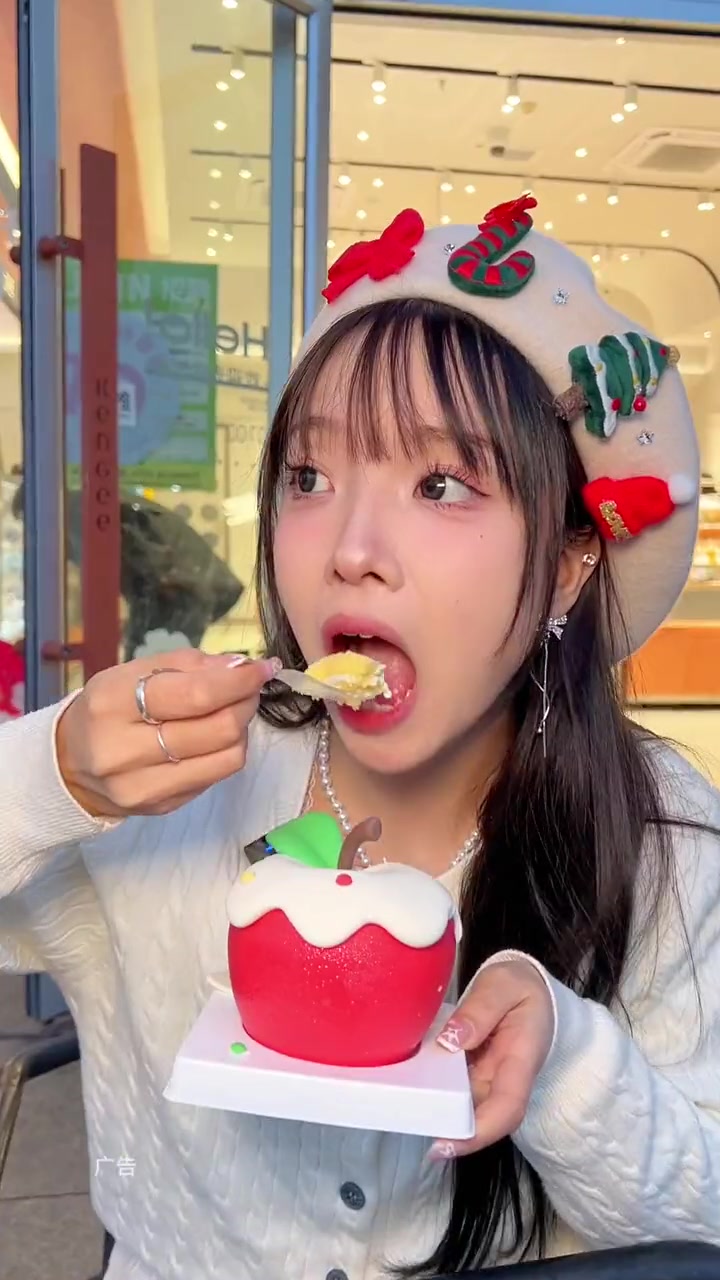 圣诞节仟吉这次赢麻了!圣诞树平安果蛋糕都好好看啊~ 长沙仟吉 仟吉圣诞平安果 仟吉许愿圣诞