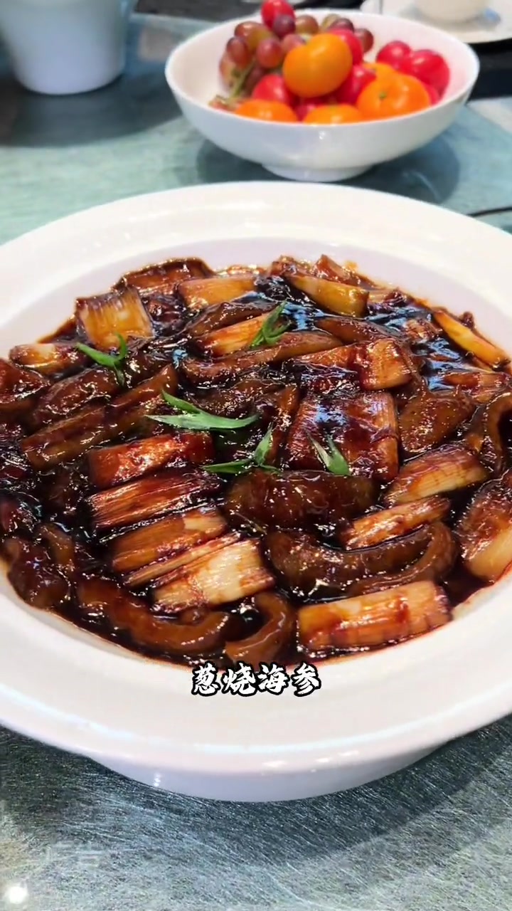 不需要去北京就可以在武汉吃到正宗的北京烤鸭!不到非好汉,不吃烤鸭真遗憾!全聚时刻,就在全聚