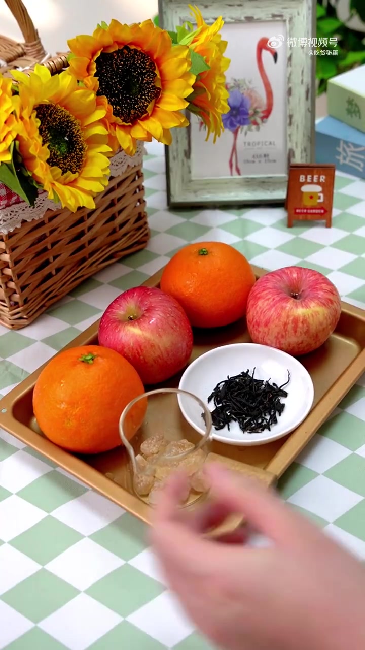 冬季热饮「苹果热橙茶」,不想吃冷冰冰的水果,那就煮一壶暖呼呼的水果茶喝喝叭~十分钟就能煮好