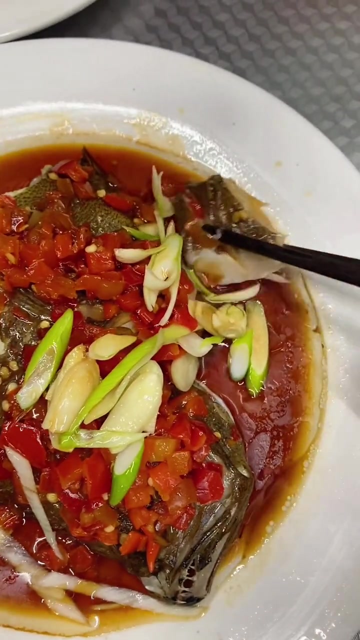 牙鲆鱼一鱼两味,清蒸牙鲆鱼vs剁椒牙鲆鱼,你更喜欢哪一种?鸦片鱼 牙鲆鱼 清蒸鱼 海鲜原产