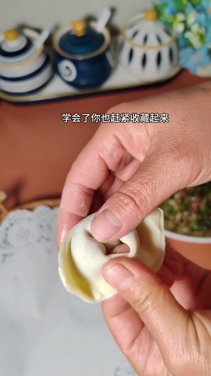 猪肉荠菜馄饨好吃有诀窍,30年老保姆分享饭店不外传的秘诀,鲜嫩多汁 荠菜馄饨做法 美食教程