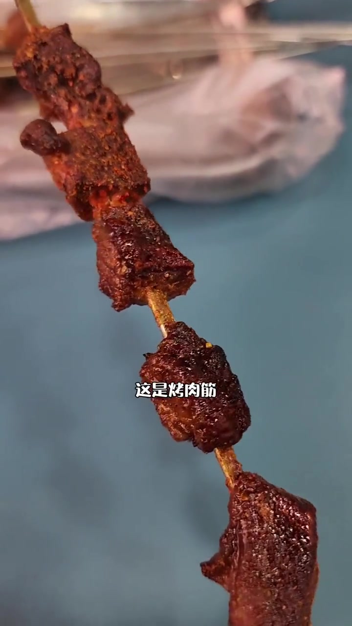 来新地方吃饭还是得慎重,简直就是开盲盒……我和冬日有个约 来新疆必吃的美食 艾特你的饭搭子