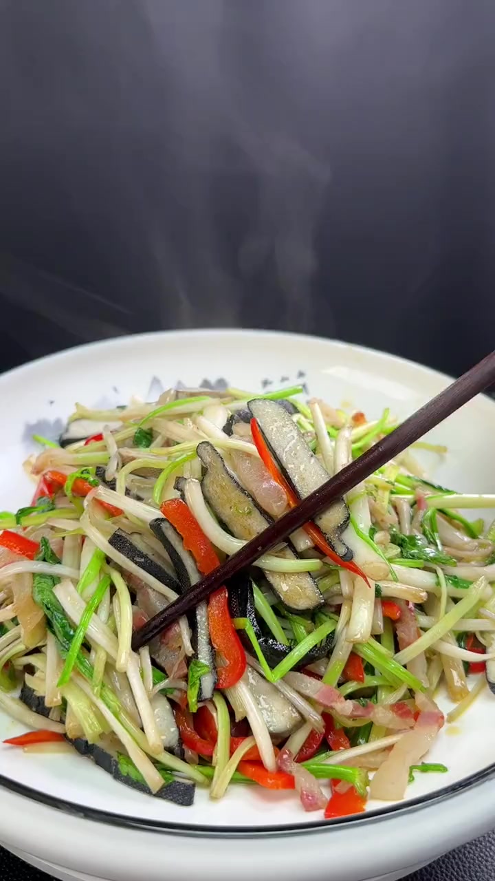 芹菜芽炒臭干 乡村味道 家乡特色 简单家常 分享家乡特产