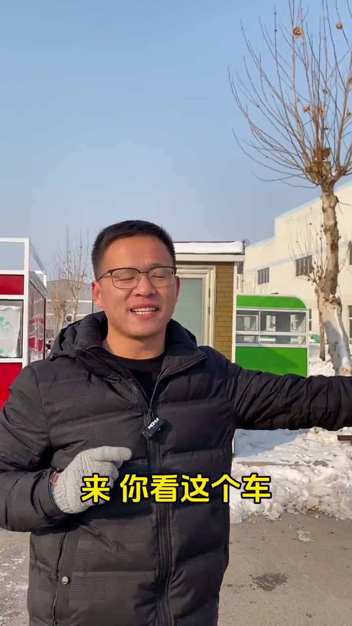 做铁板和炸串这种三轮车完全够用,冷鲜柜还是加长加大的。炸串车 铁板小吃车 电动餐车小吃车美