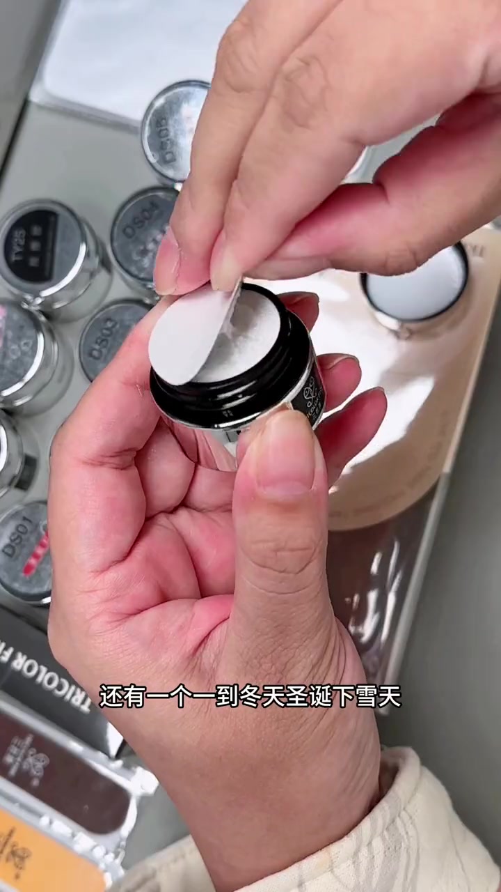 三色鱼居然为了圣诞和新年出了色胶礼盒厉害了 好物安利 美甲