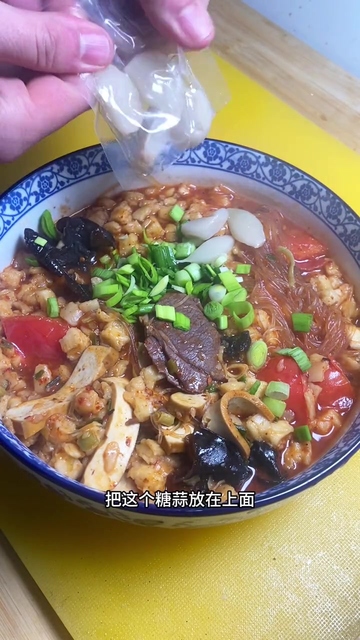 天冷就得来上一碗这小炒泡馍!一吃全身都暖和了!陕西人的冬天离不了羊肉泡馍 这一碗好过瘾