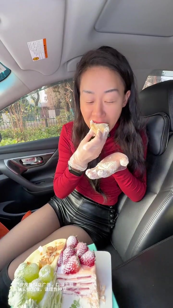 成年人不做选择!一次炫4种口味的千层岂不乐哉!品牌蛋糕甜品推荐 冬天就该吃刚出炉的蛋糕 草