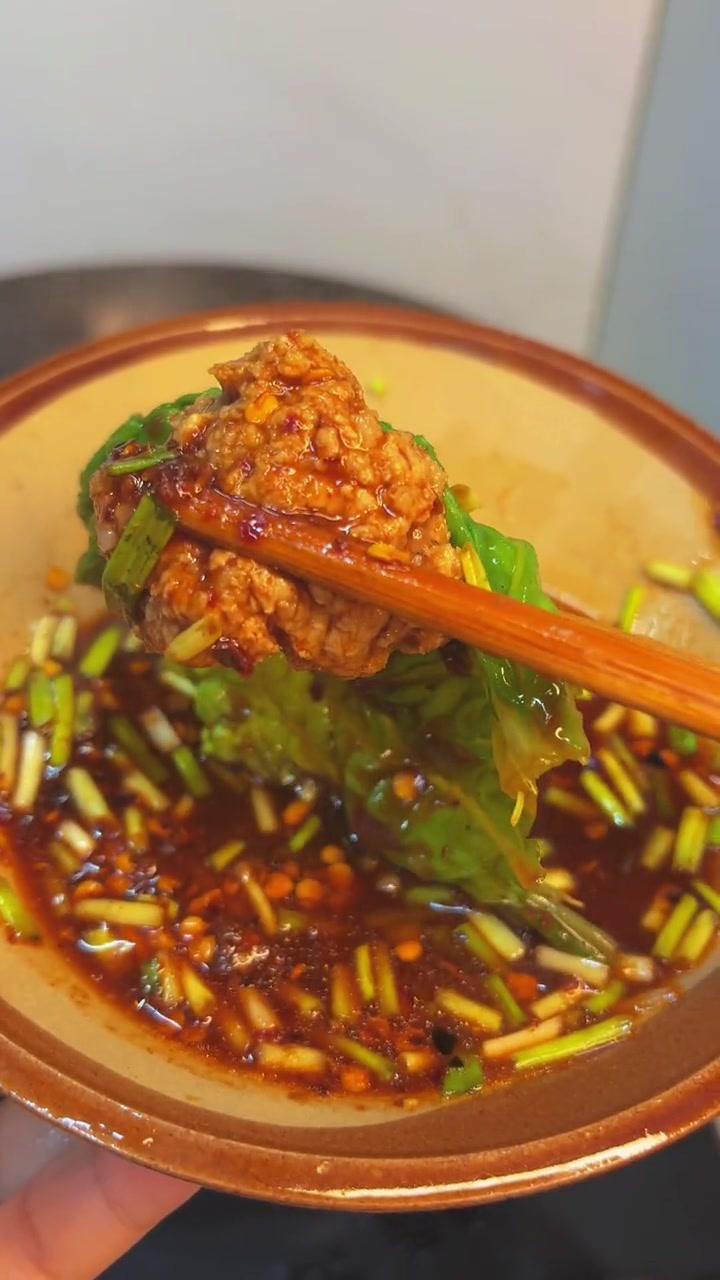 清汤肉圆子火锅,汤真的超级鲜美,家里有宝宝的一定要做来试试!贵州美食 肉圆子火锅 肉圆子