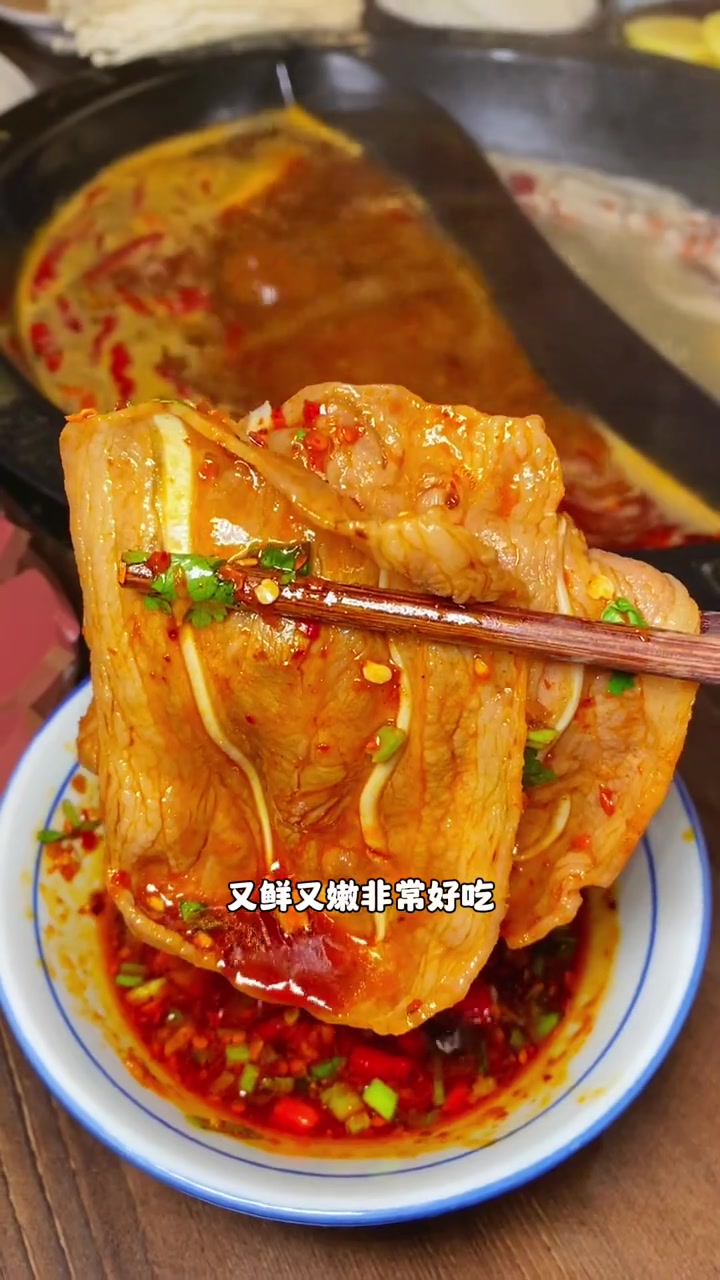 龙岗横岗这家九姑娘重庆火锅,现在团购89.9就可以吃到这一桌火锅2到3人餐,冬天这个季节最