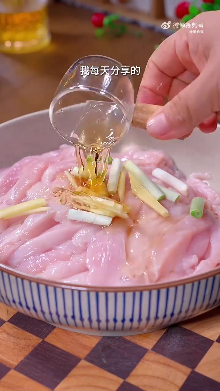 美味辽宁等您来 在家就能做的小酥肉,酥脆可口,周末在家试试吧!网红打卡地辽宁杠杠滴