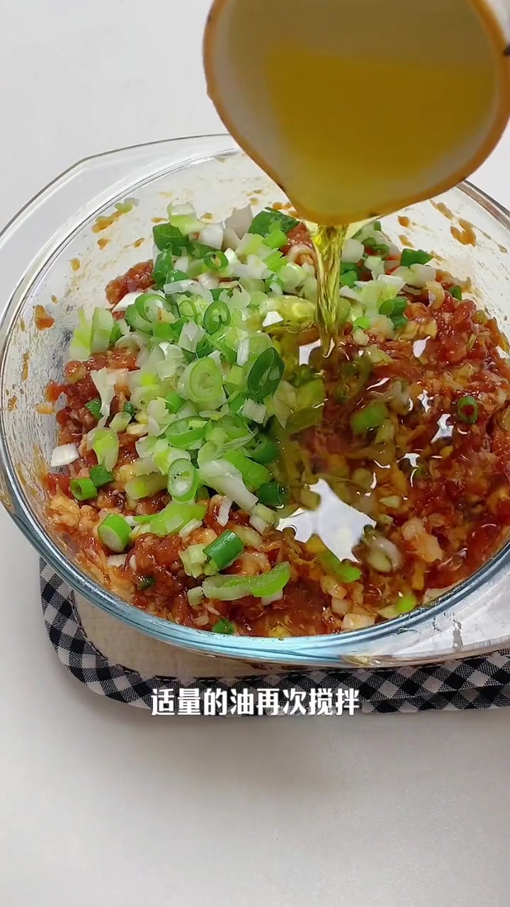 口口爆汁的拇指生煎包,做法简单,无需揉面,巨好吃!拇指生煎包