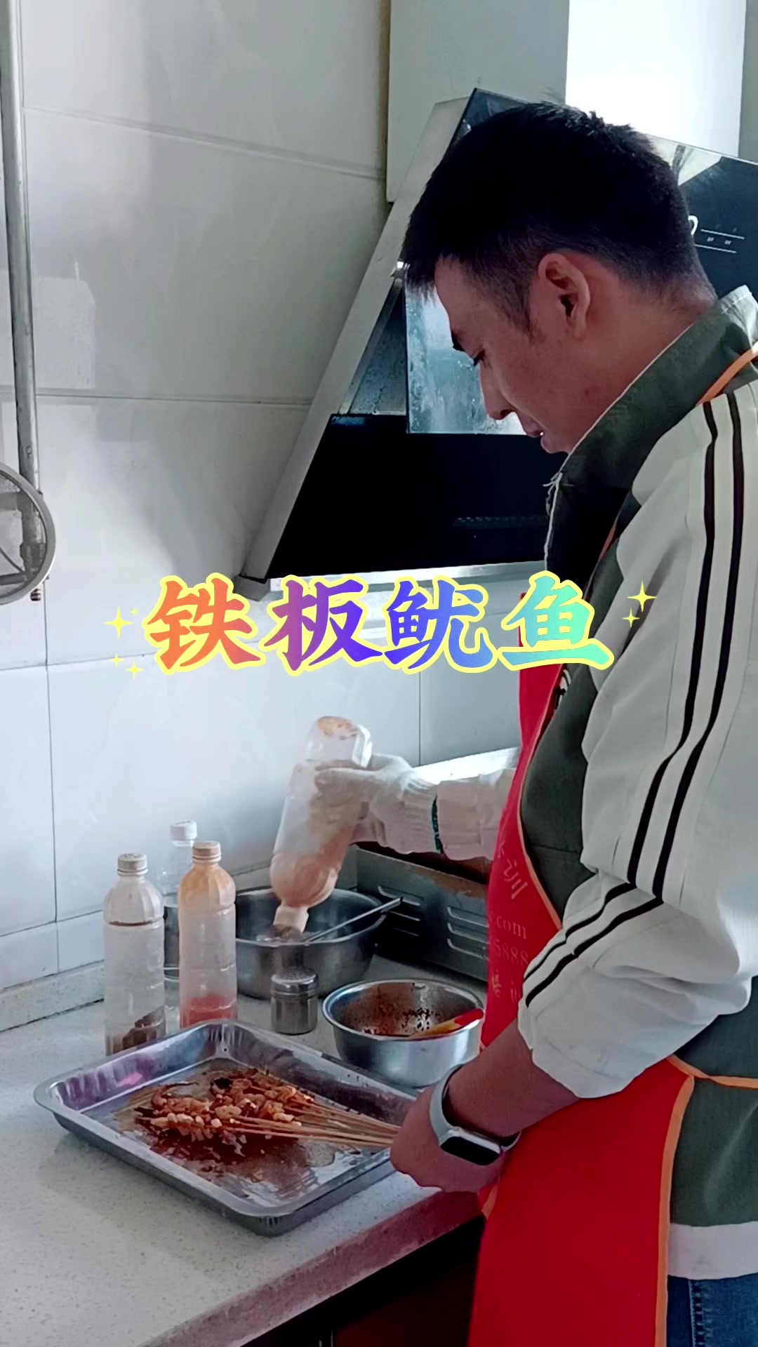 酱香浓郁铁板鱿鱼铁板鸭肠制作全过程