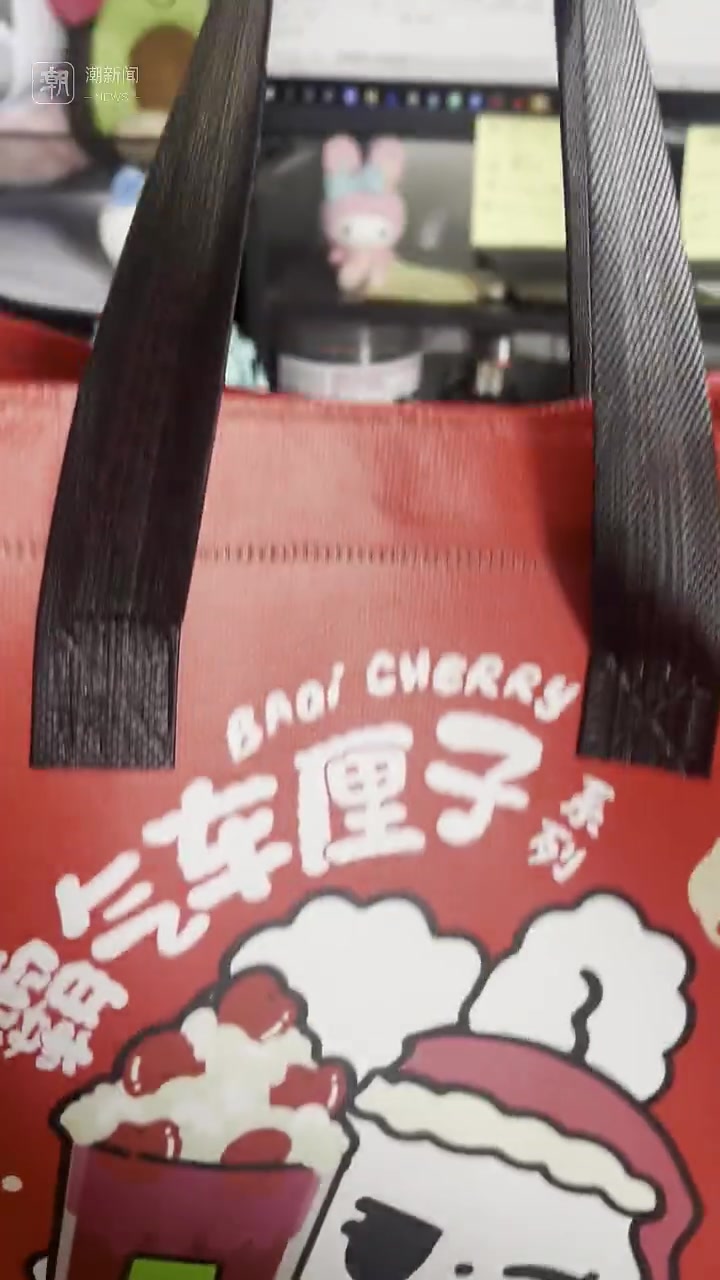奶茶包变身美得不敢相信!杭州25岁姑娘奶茶袋通勤直呼:真香