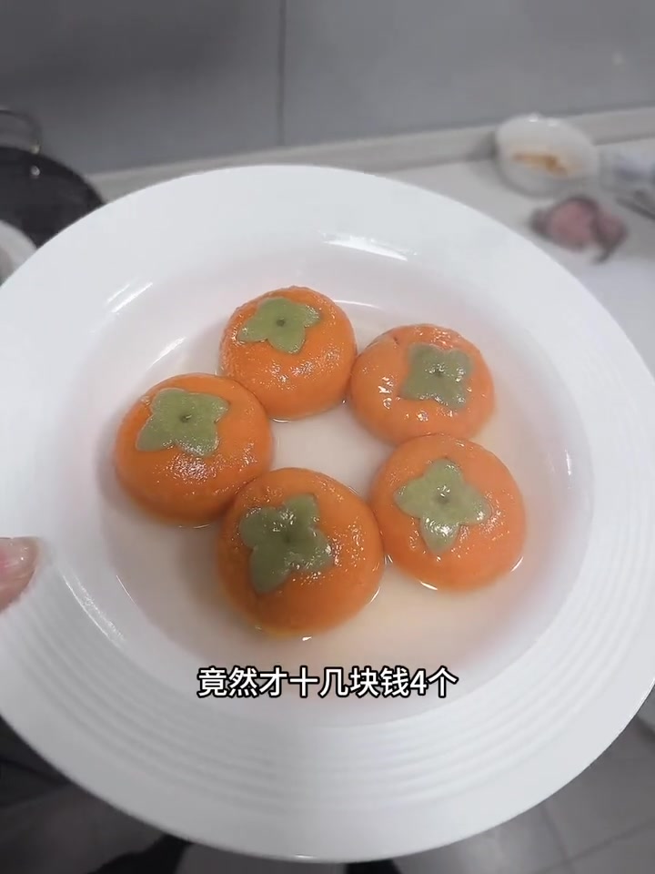 这个白色帽子盘老早就看中了 实体买一个都差不多这个价了 他现在竟然到手4个 而且品质又好 