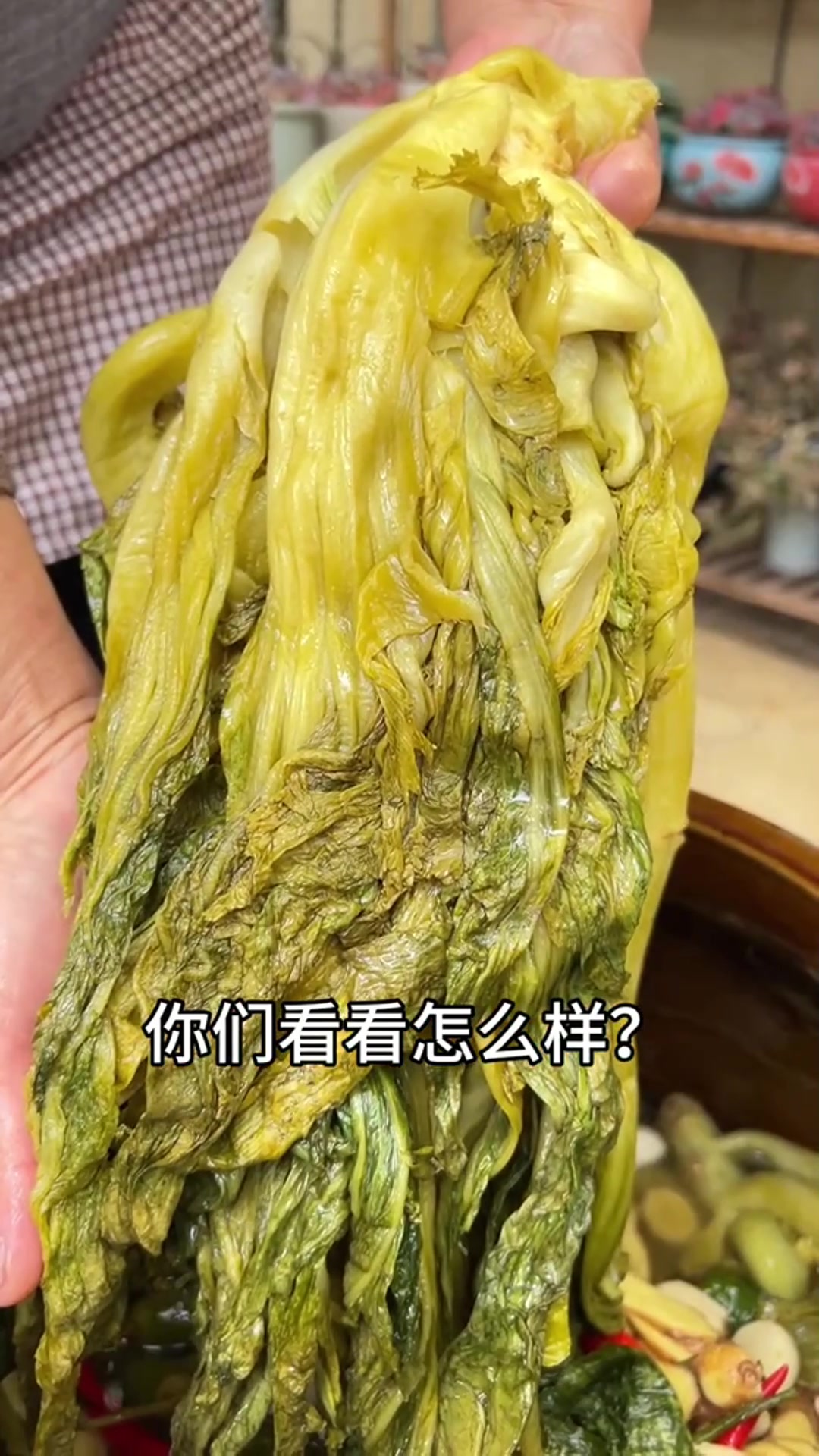 朋友们,我家的芽菜丰收了,今天分享用芽菜做成酸菜