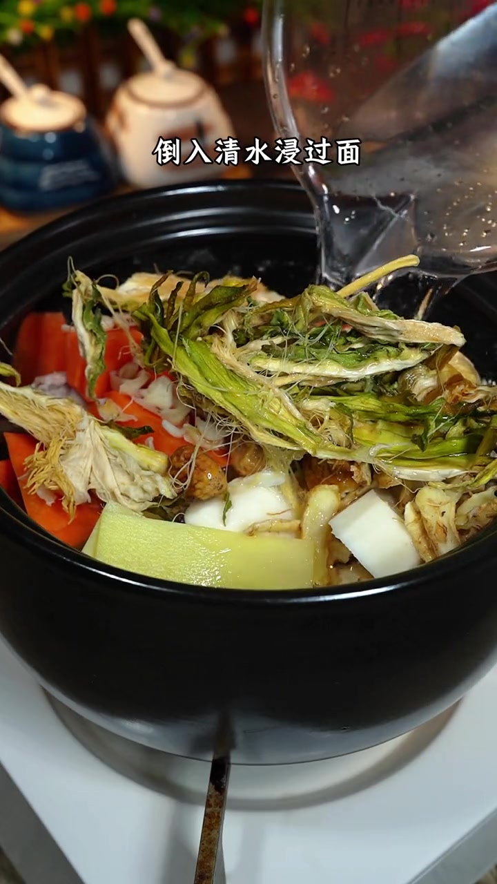 秋冬天气干燥,这个霸王花猪骨汤清甜可口,一定要多煲来喝 广东靓汤 煲汤