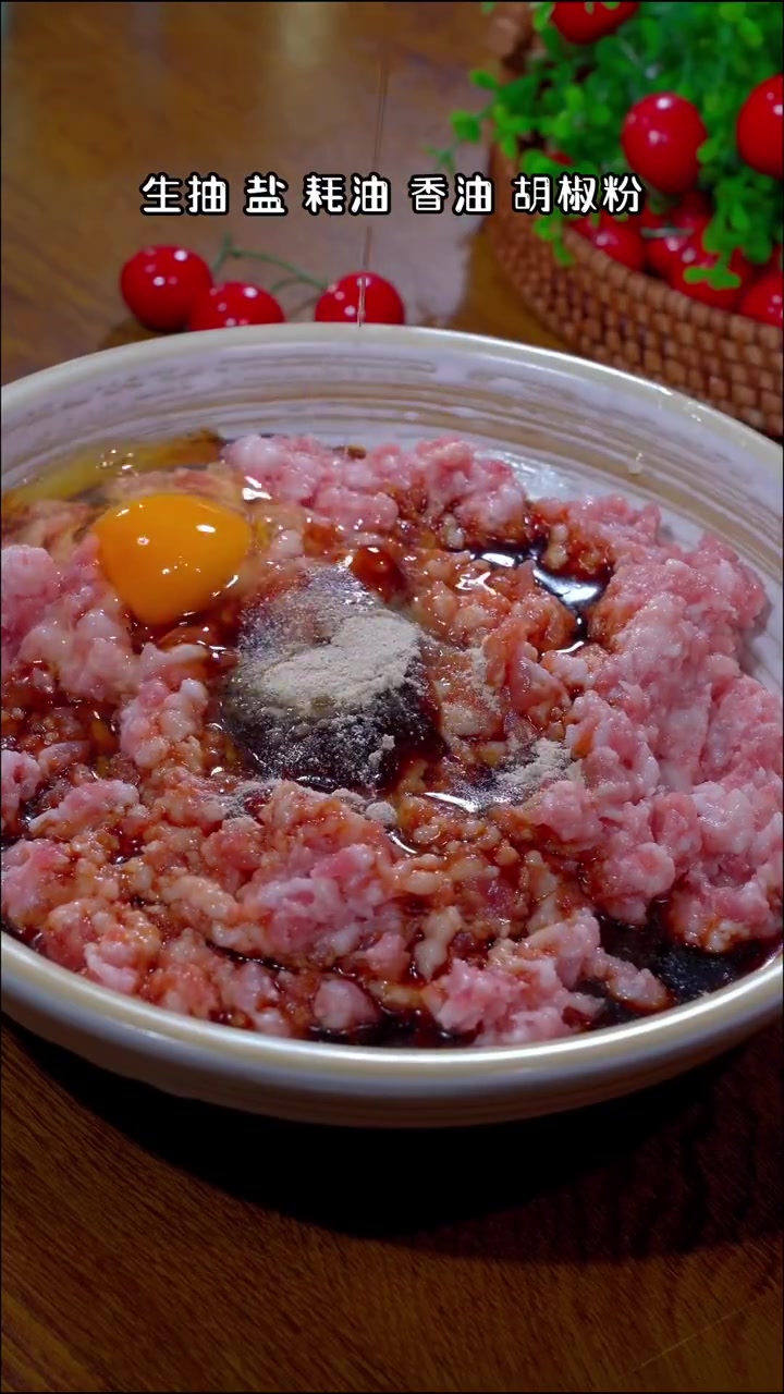 美味辽宁等您来 美好辽宁欢迎您 冬至当然得吃饺子的啦 外面的速冻水饺不仅贵 还不健康,自己