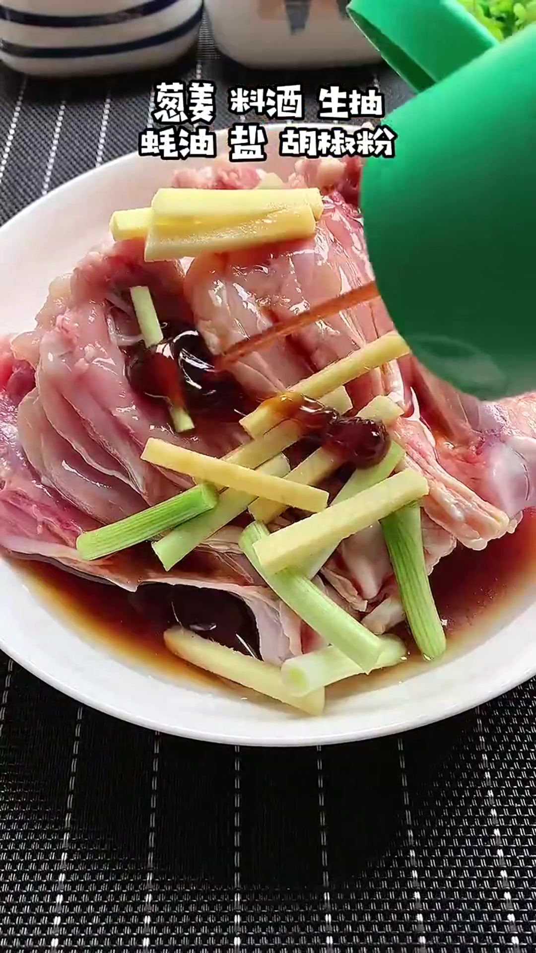 孩子想吃炸鸡腿,自己在家也能做,学会就再也不用去外面买了!