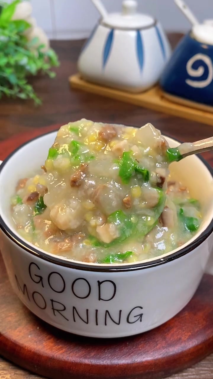 冬天给孩子多吃萝卜好处多,安排这个萝卜牛肉粥,营养又好喝 儿童美食 营养粥 萝卜