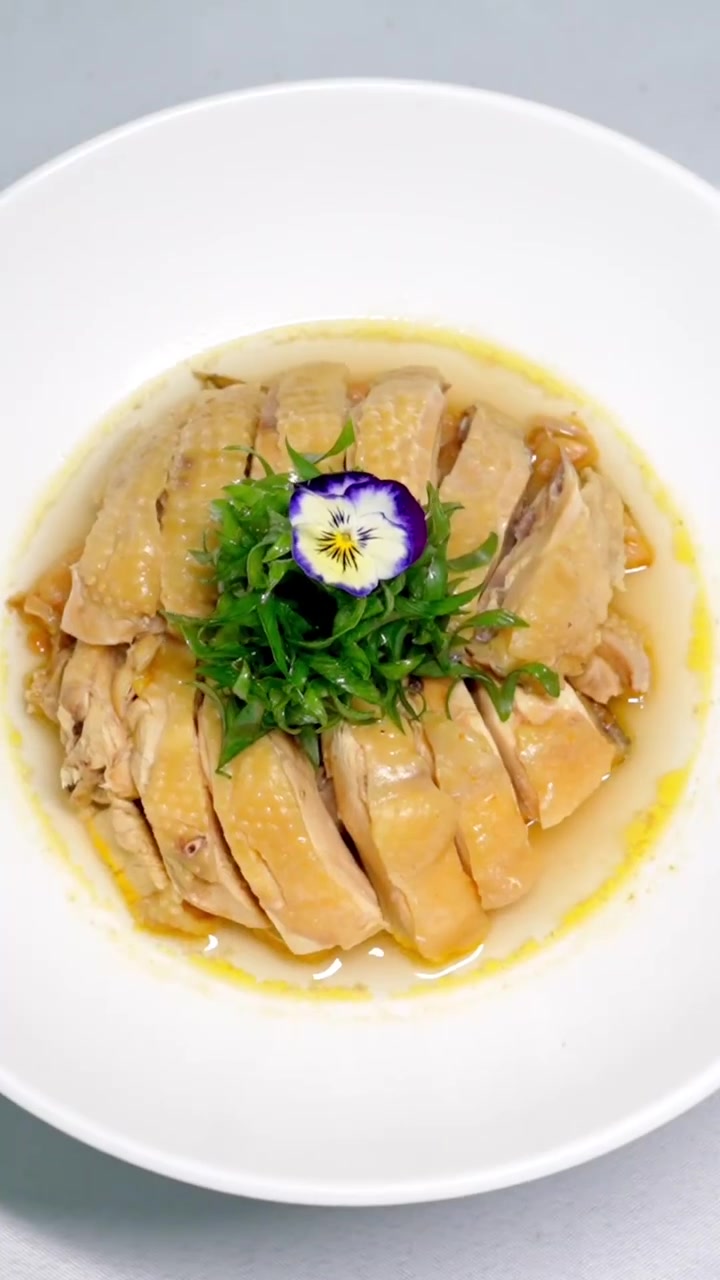 「味美慈溪十六味之鱼鲞扣鸡」食尚小布 农家传统菜鱼鲞扣鸡,小小的一个碗扣住的不仅是鲜嫩的鸡
