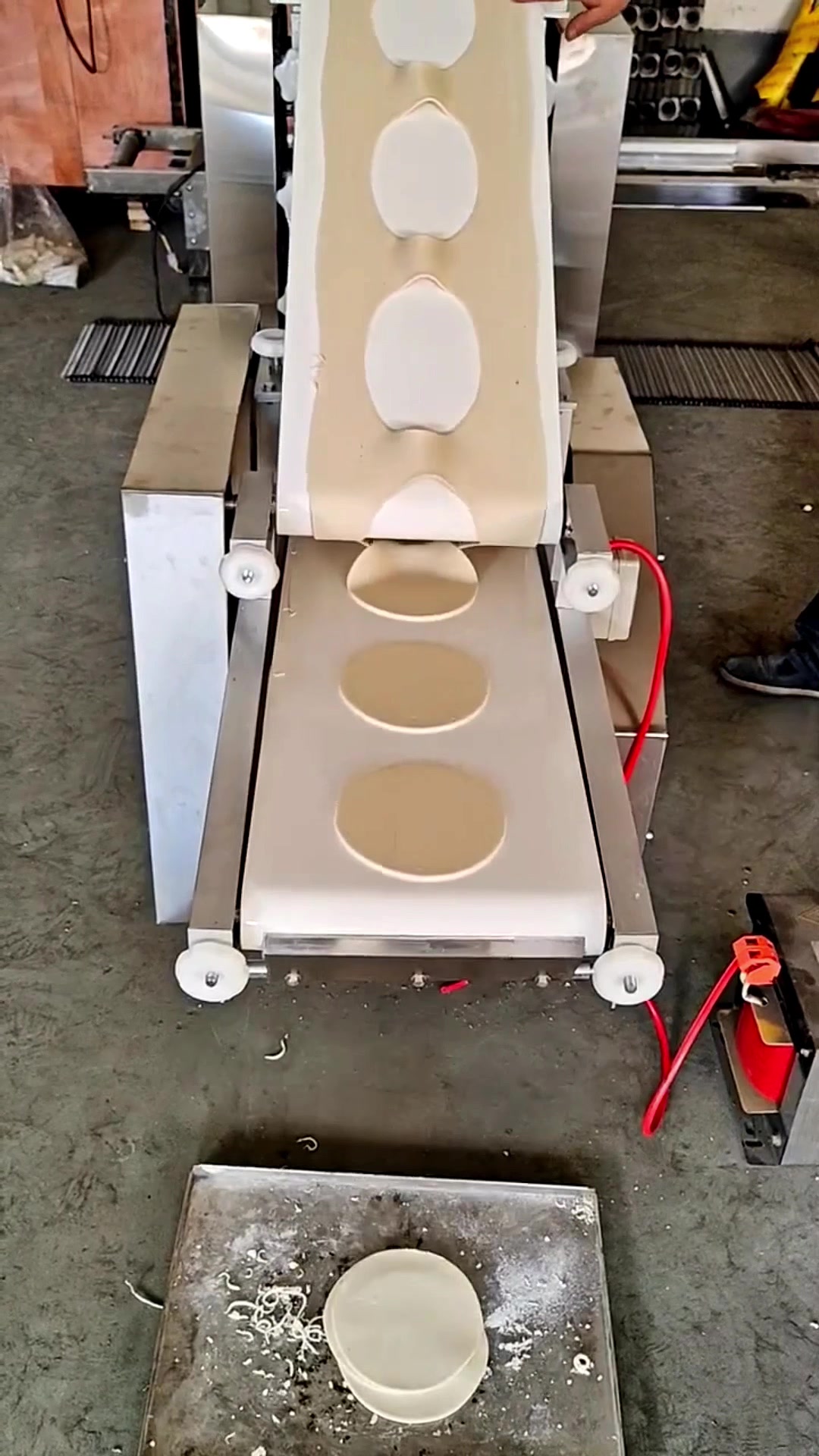 白吉馍烧饼成型机多少钱一台?