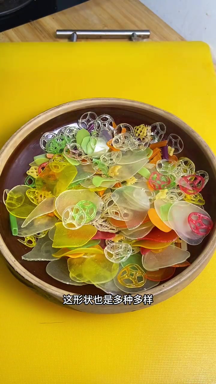 小时候过年才能吃到滴炸虾片!炸虾片 彩色虾片怎么炸 吃了还想吃的馋嘴小零食