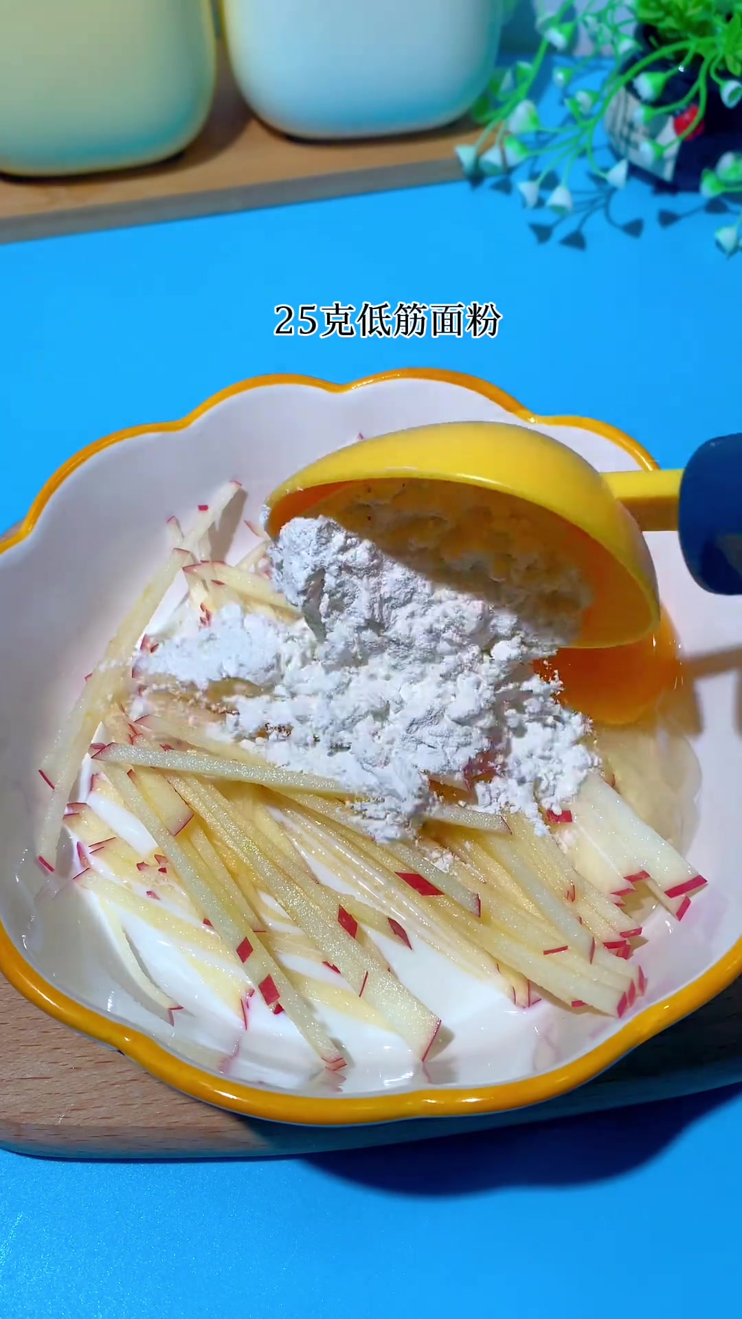 天冷苹果别再给孩子啃着吃了,做成这个苹果鸡蛋饼,软糯香甜,孩子可爱吃了 宝宝辅食 好吃到停