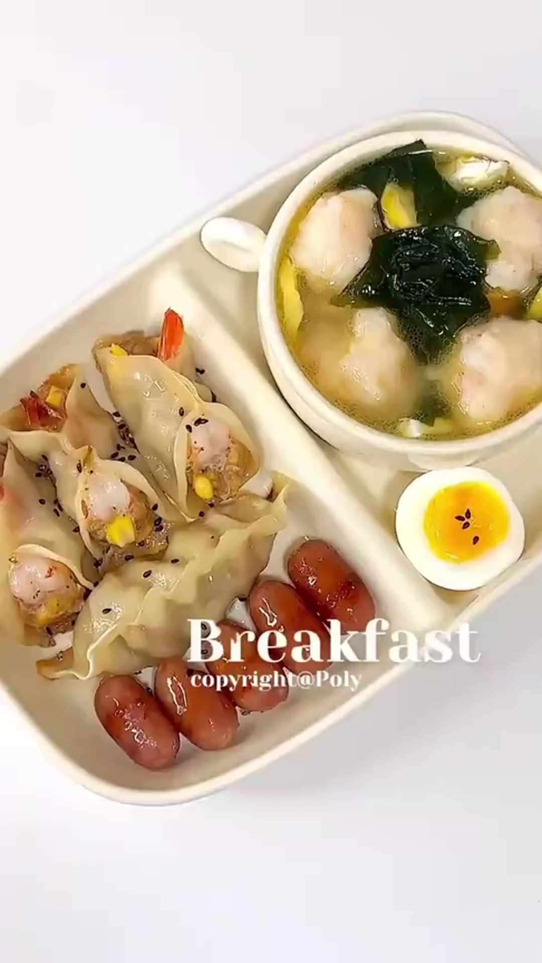 美食教程:锅贴裙带菜虾滑汤