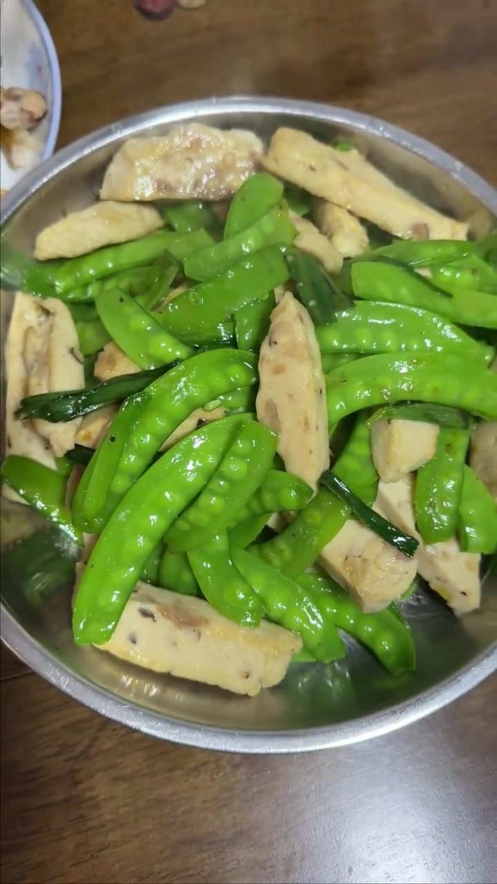 这个鸡胸肉丸子的教程,估计没几个健身博主教得了你,自己制作不懂的话可以来问我 鸡胸肉丸子教