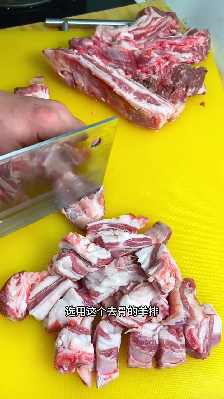 冬天来一锅这清炖羊肉肉一吃汤一喝真正是舒服!冬季暖胃美食 家常炖羊肉做法