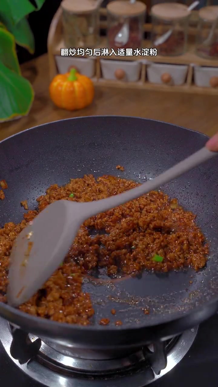 肉沫蒸蛋,简单好吃又营养。很适合老人和小孩。肉末蒸蛋羹做法 美食 大人小孩都爱吃 肉末豆腐