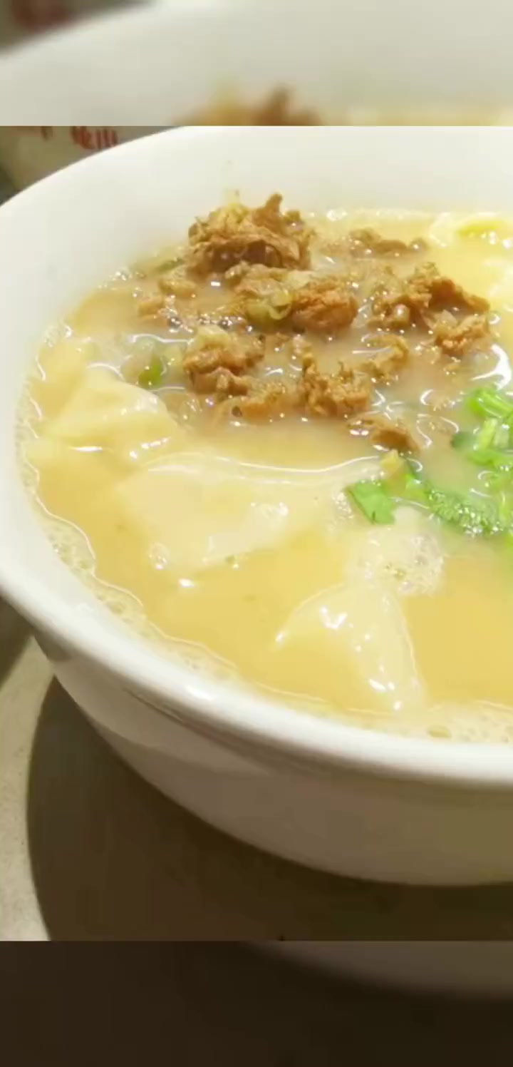 鲜香细嫩手抓肉搭醇香生炝烩面,一下吃出冬日的双份温暖 盐池滩羊手抓肉和赵胜生炝烩面的美味双