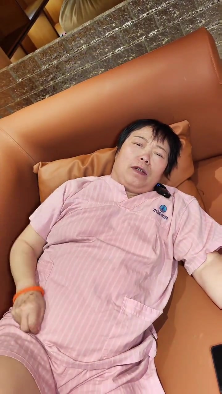 我超级喜欢水域半岛 东北洗浴文化 洗浴汗蒸 洗浴 大网红玉兰阿姨 玉兰姨吃喝玩乐攻略