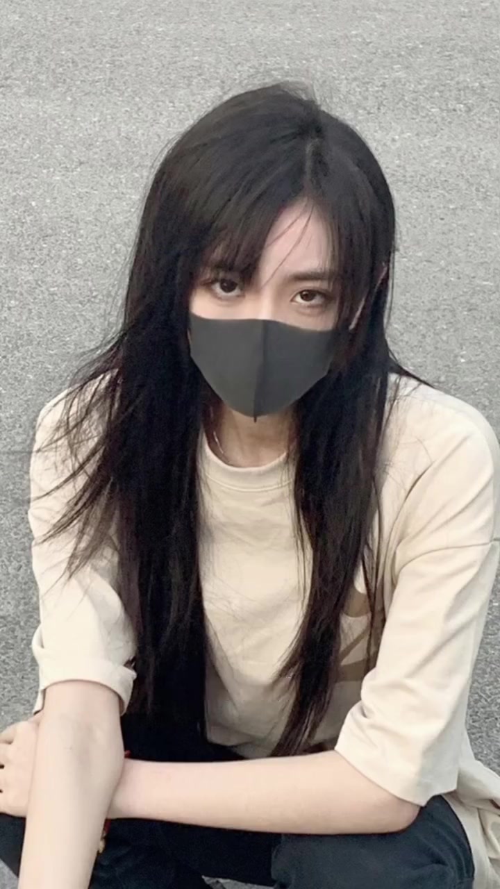 狼尾鲻鱼头 长发狼尾鲻鱼头裁剪重点 剪发前vs剪发后 免打理烫发自然吹干效果 方圆脸女生适