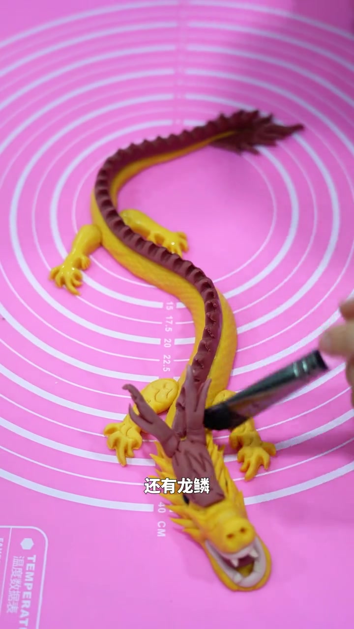 过了腊八就是年,龙形花馍送祝福,祝大家龙年行好运,万事兴“龙”,龙行龘龘!寻找年味 腊八节