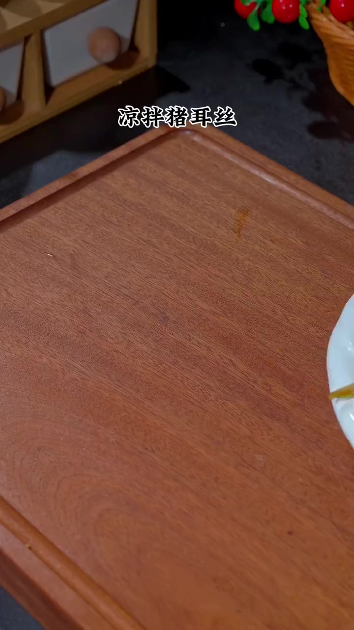 美味辽宁嘎嘎香 新时代六地辽宁杠杠滴 过年带客猪耳朵这样拌,香辣脆爽,既下酒又下饭