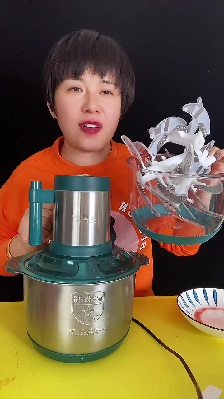 鑫昌泰品牌家用大容量绞肉机 好用 过年包饺子 方便还省事 两个盆 一个绞菜 一个切肉 老好