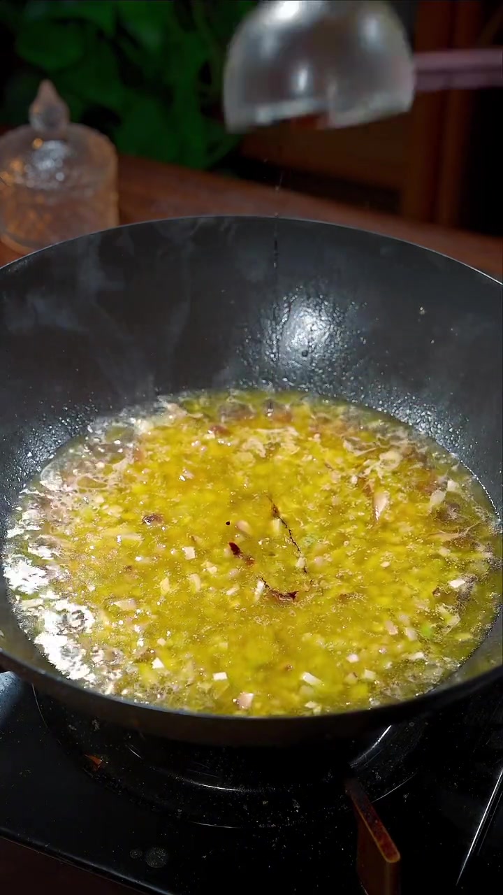 肉末粉丝煲 以后你要是想吃粉丝,你就像我这样做,鲜香美味,做法还很简单 肉末粉丝