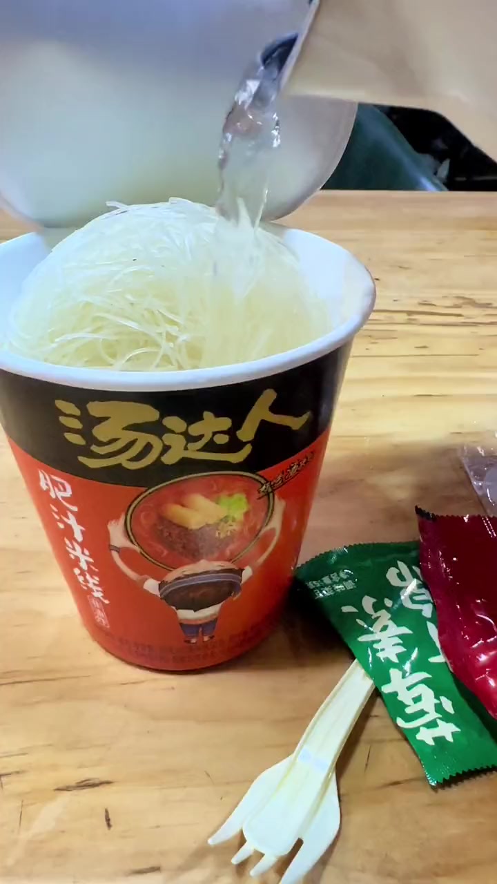 汤达人肥汁米线,美味与营养的完美结合 汤达人米线 大牌年货好吃不贵